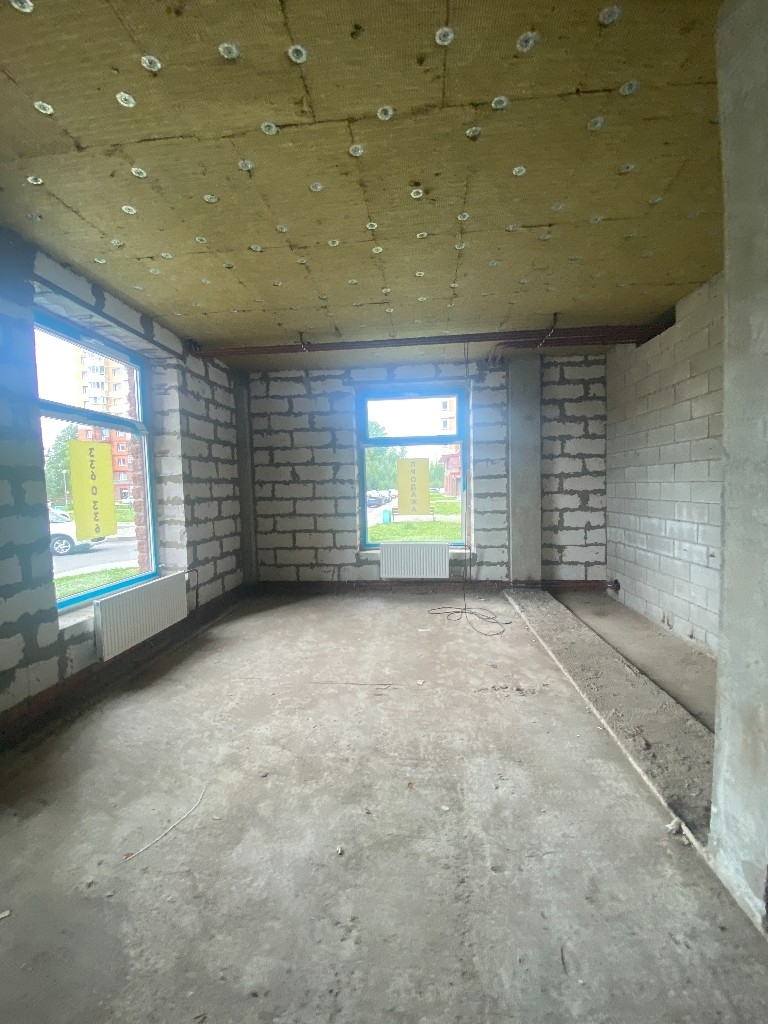 Сдам в аренду торговое помещение на 1 этаже площадью 99,2 кв.