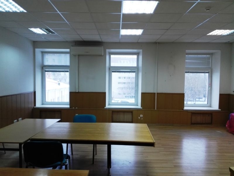 Офисный блок площадью 312 м2 на первом этаже в БЦ у м.