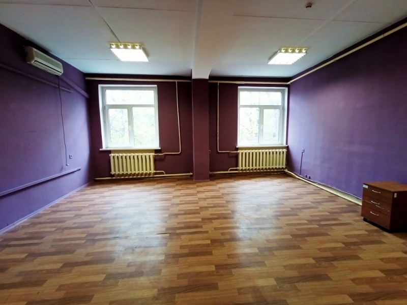Офис 408 из кабинетов 35 м2 и 10 м2.