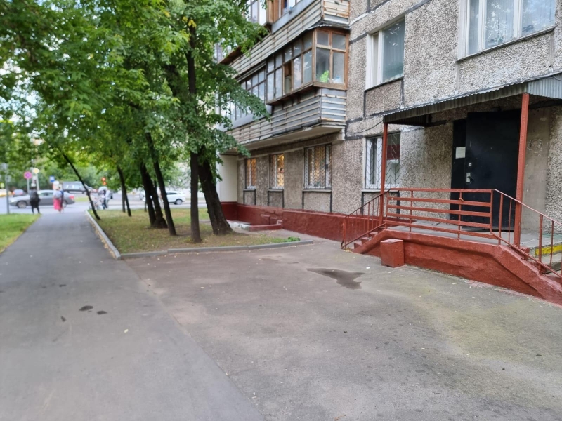Продажа нежилого помещения с арендатором