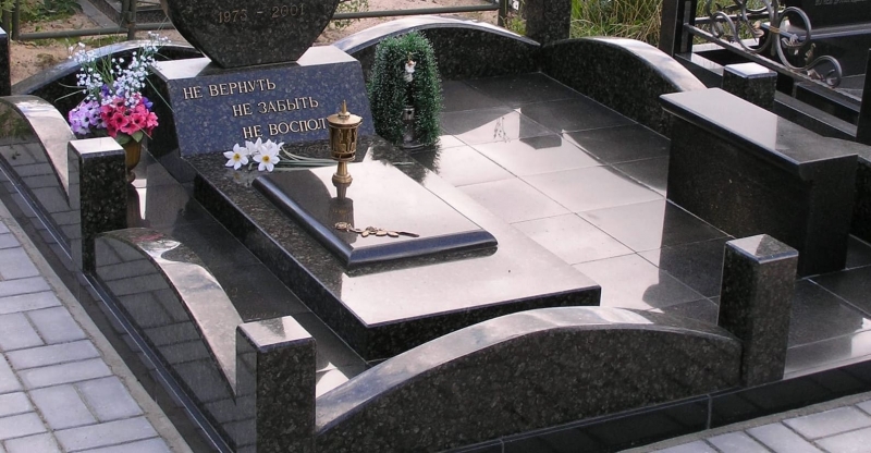 Памятники, оградки и благоустройство могил в Кирове