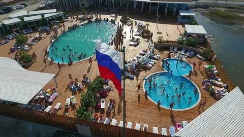 Комплекс открытых бассейнов общепит на Азовском побережье